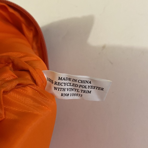 NWOT Lily Bloom protective device case in cute fruit pattern! - Picture 4 of 8